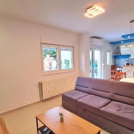 Maestral 3 Apartment Split